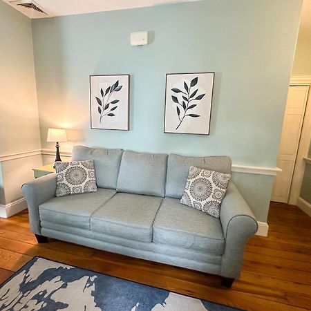 The Black Walnut Inn Amherst Extérieur photo