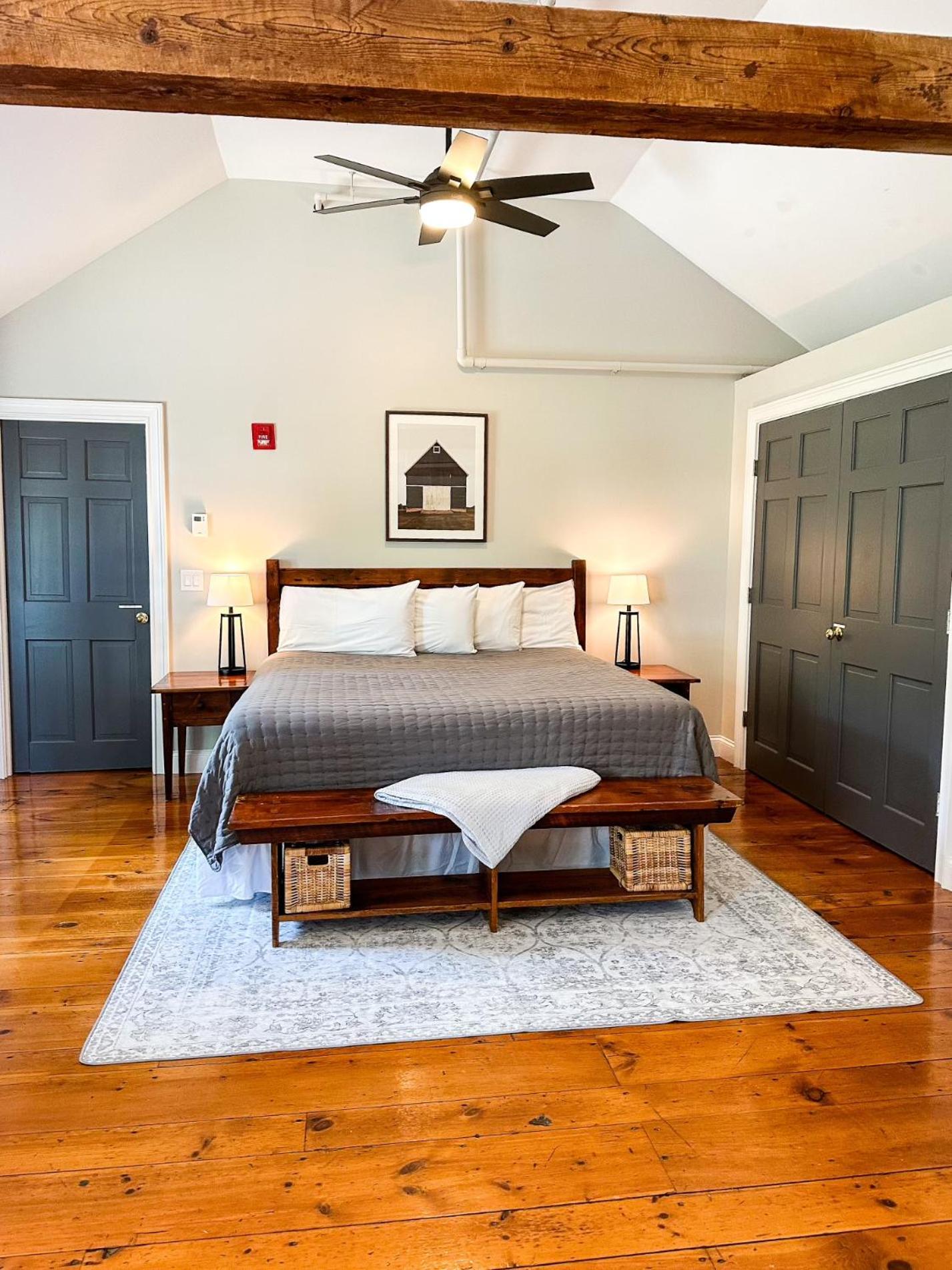 The Black Walnut Inn Amherst Extérieur photo