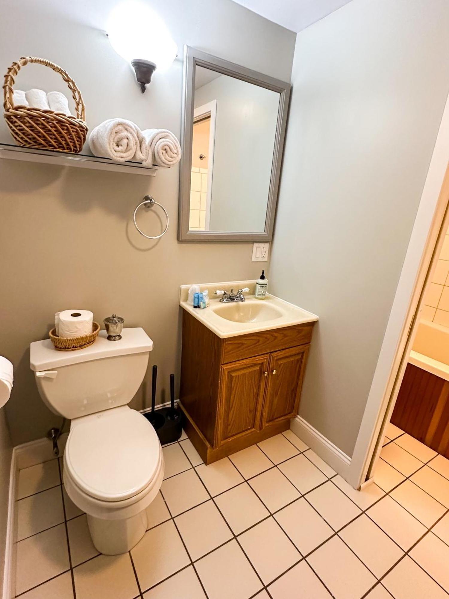 The Black Walnut Inn Amherst Extérieur photo