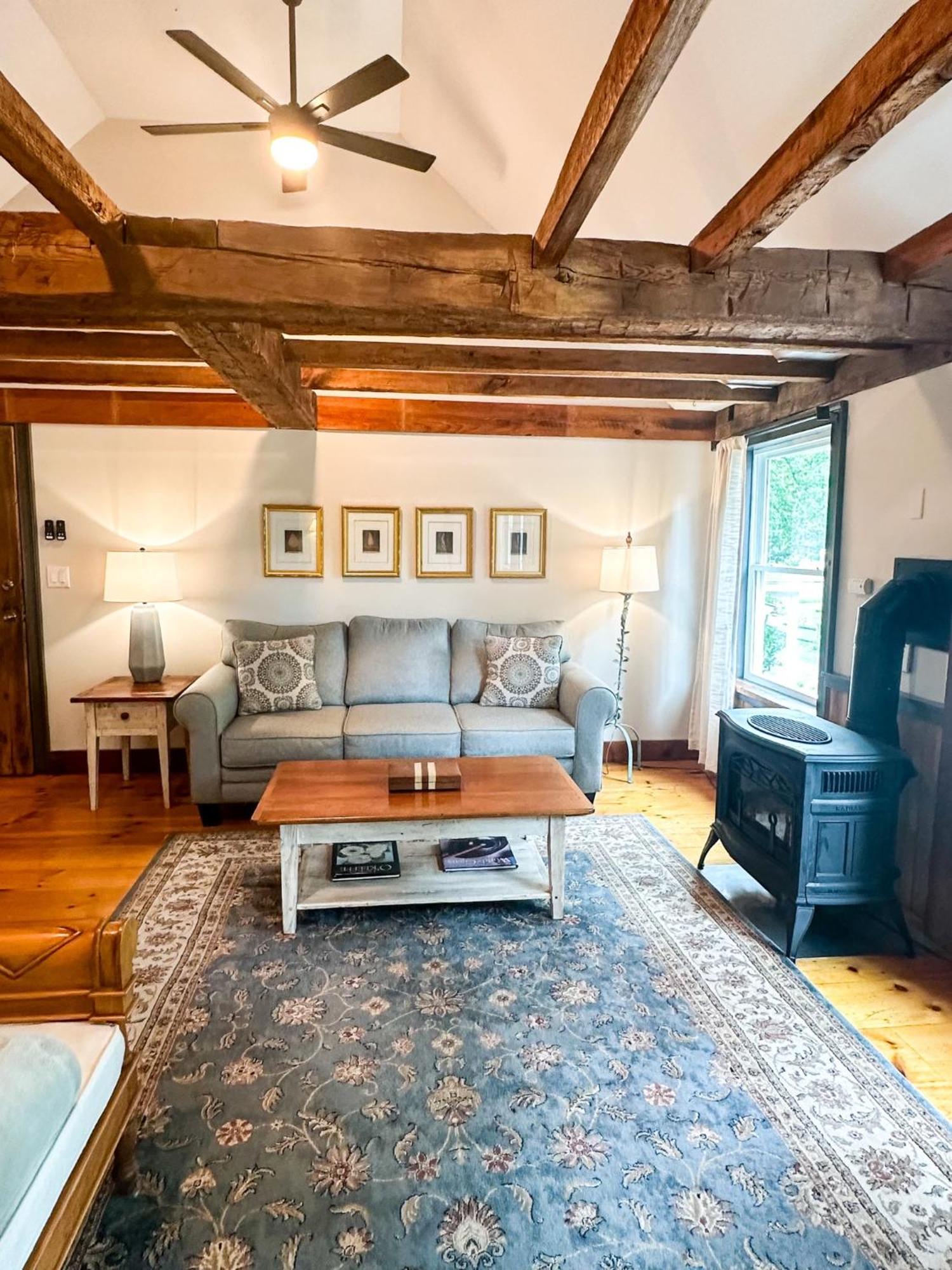The Black Walnut Inn Amherst Extérieur photo