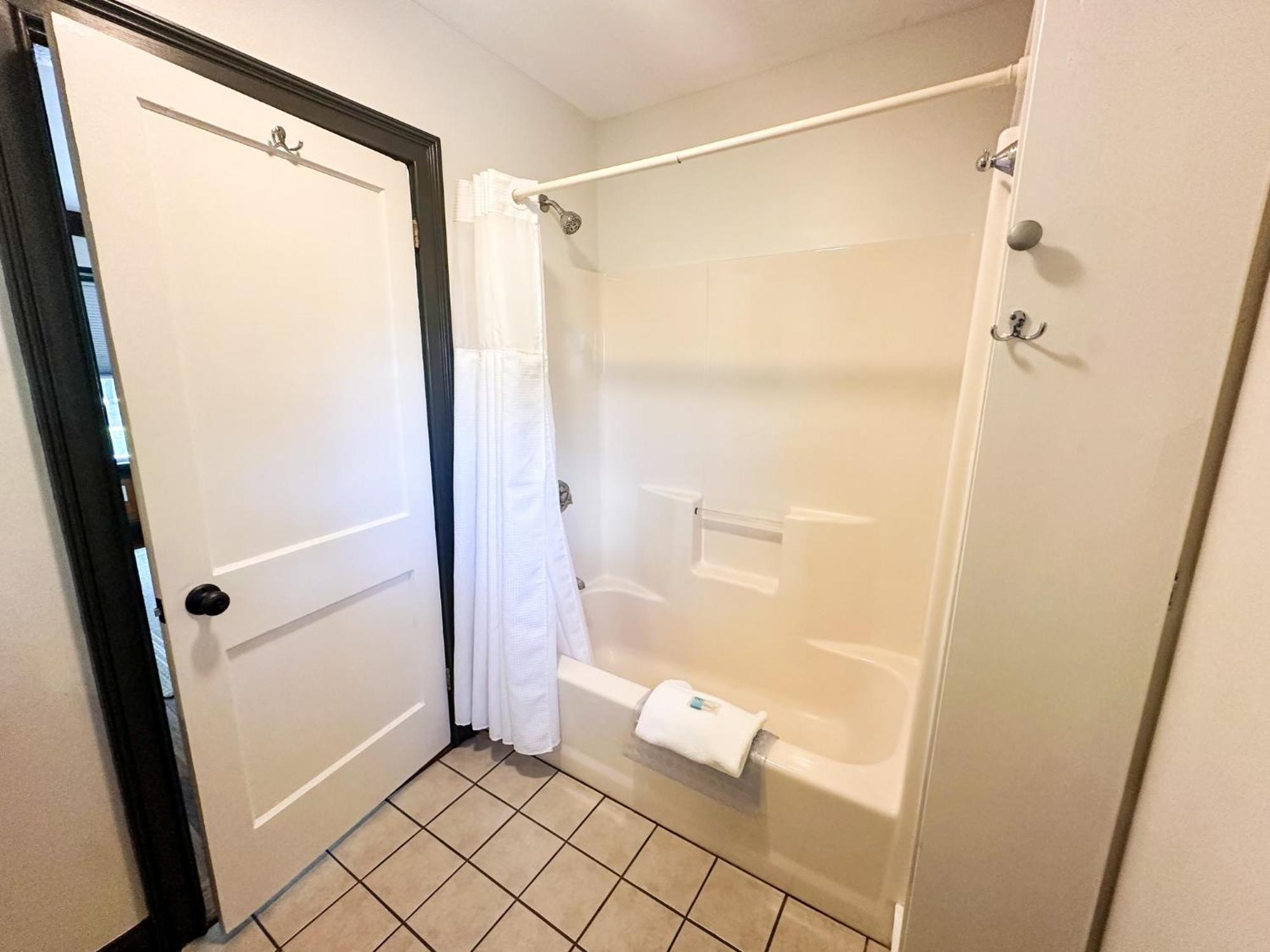 The Black Walnut Inn Amherst Extérieur photo