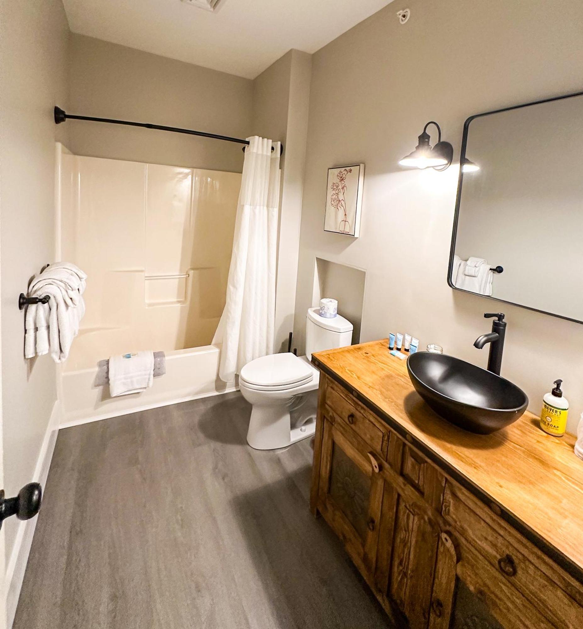 The Black Walnut Inn Amherst Extérieur photo