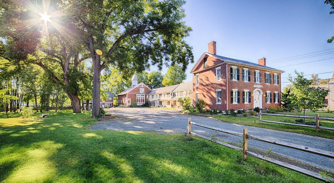 The Black Walnut Inn Amherst Extérieur photo