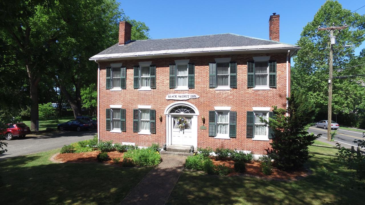 The Black Walnut Inn Amherst Extérieur photo